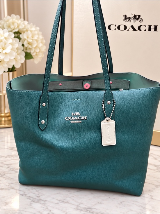 Coach Handbags - COACH Central Tote 39 Smooth Leather Peacock 🦚
